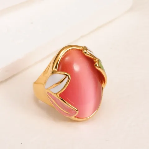 Pink Oval Leaf Detail Ring in Pink Oval Leaf Detail