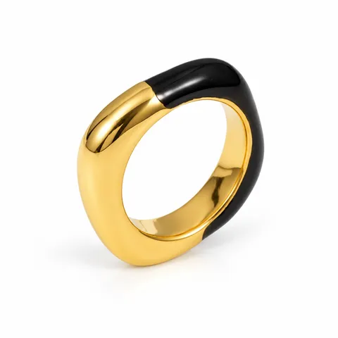 Black Curve Band Ring in Black Curve Band